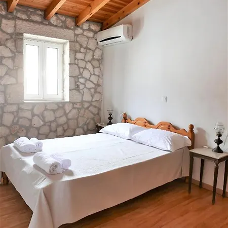 Tatil Evi το λαϊνάκι By Fox Tale