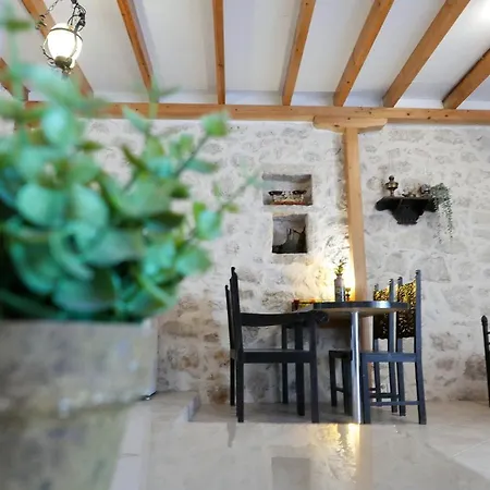 το λαϊνάκι By Fox Tale Tatil Evi Fternon